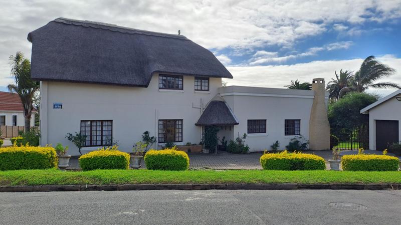 4 Bedroom Property for Sale in Albertinia Western Cape
